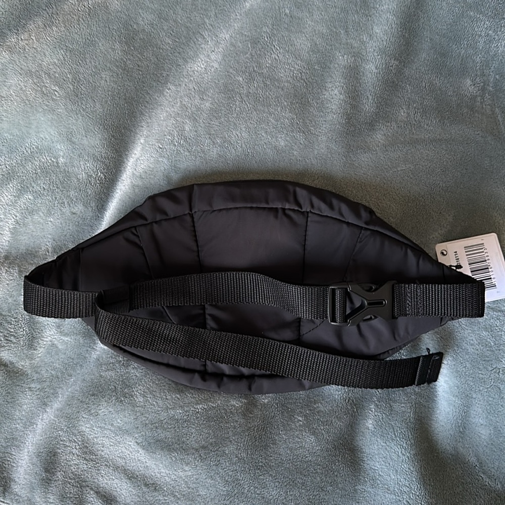 Adidas fanny pack/waist pack - Picture 2 of 4